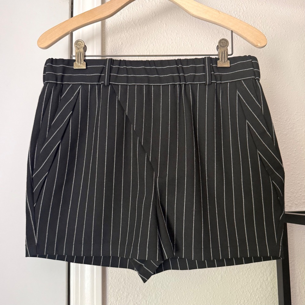 ORTTU black white pin striped cotton blend pull on high rise shorts